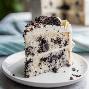 cookies-and-cream-cake-slice