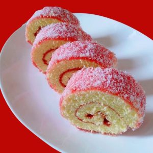 strawberry-swiss-roll-slice